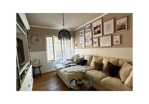 Wohnzimmer / TV Raum