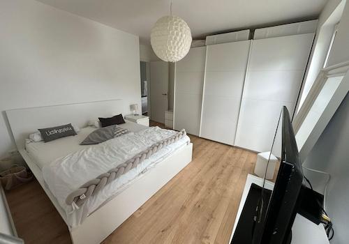 Schlafzimmer 1