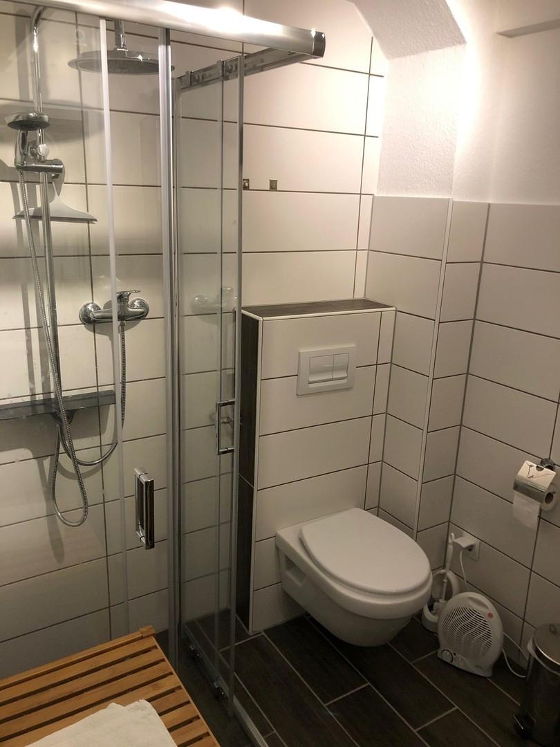 Bad mit ebenerdiger Dusche