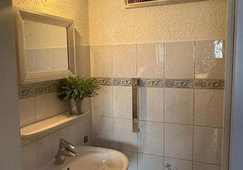 Separates Gäste-WC
