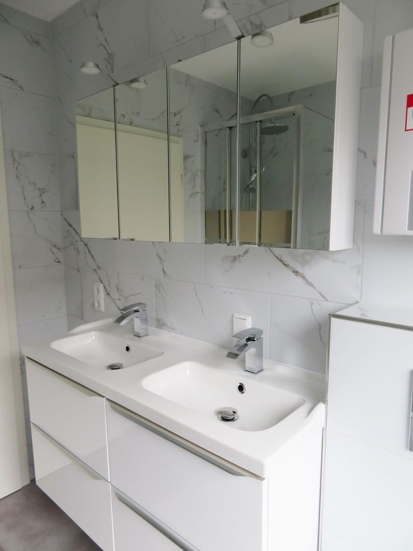 Doppelwaschbecken 2
