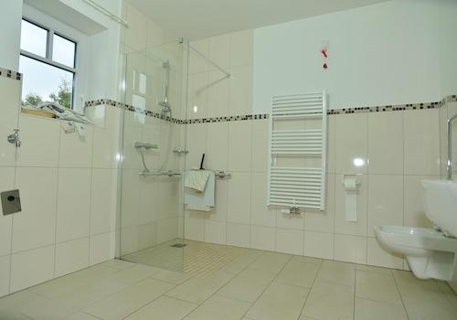 Bad ähnliche Wohnung