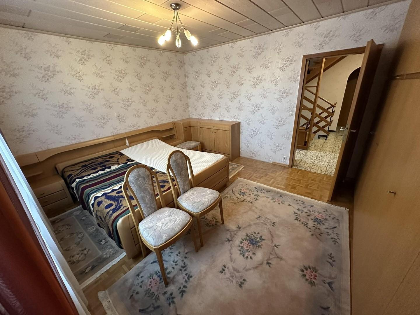 Schlafzimmer (EG)
