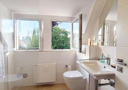 Bad mit Fenster