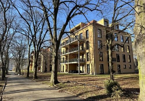 Hausansicht vom Park 1