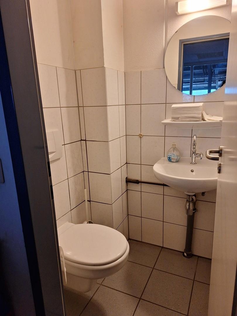 1 Toilette