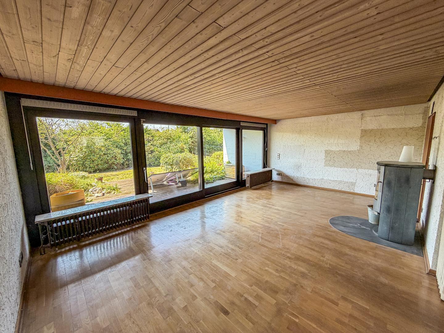 16 Wohnzimmer
