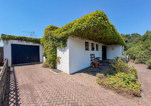 28 Einfahrt Garage