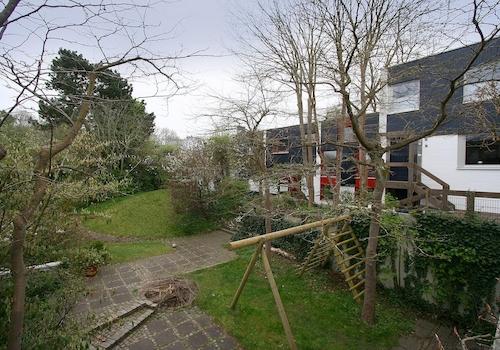 Innenhof mit Spielplatz