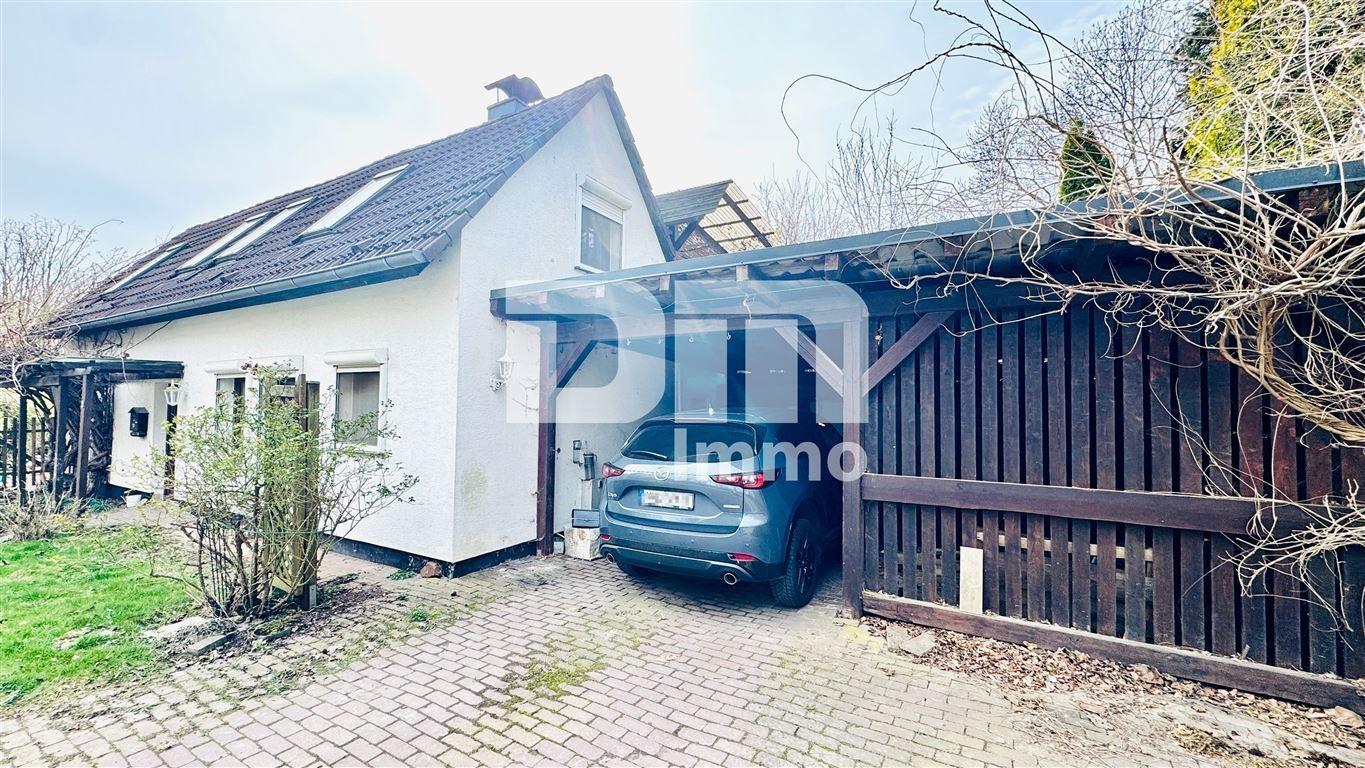 Frontansicht / Carport