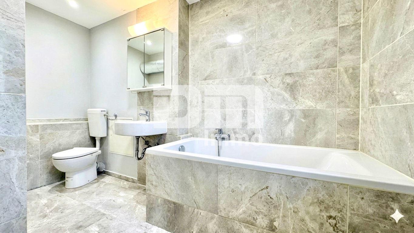 EG Badezimmer / Wanne
