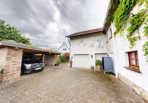 Carport, Garage, Wärmepumpe