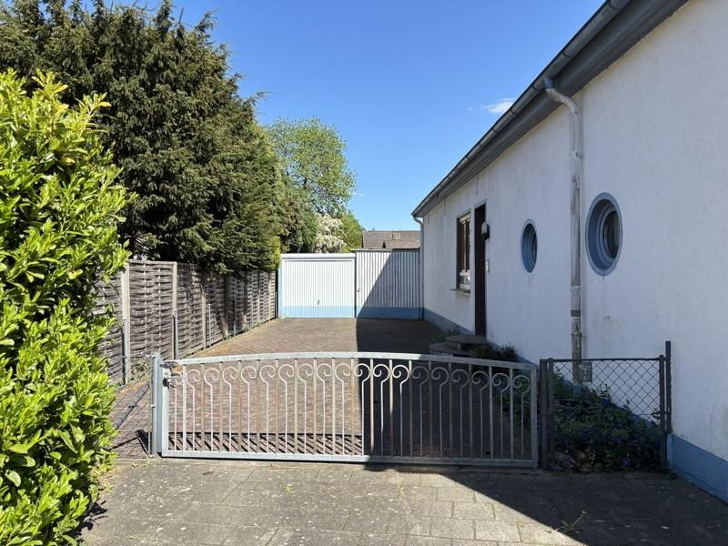 Zufahrt/Garage