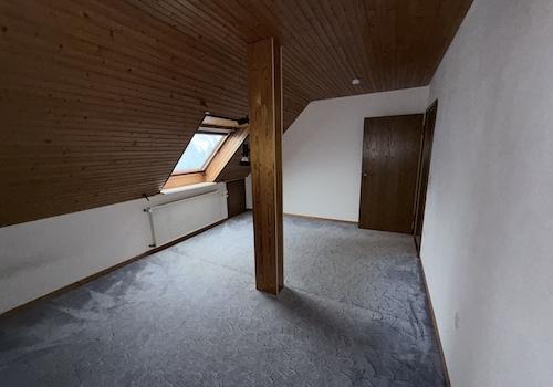 Zimmer 2 OG