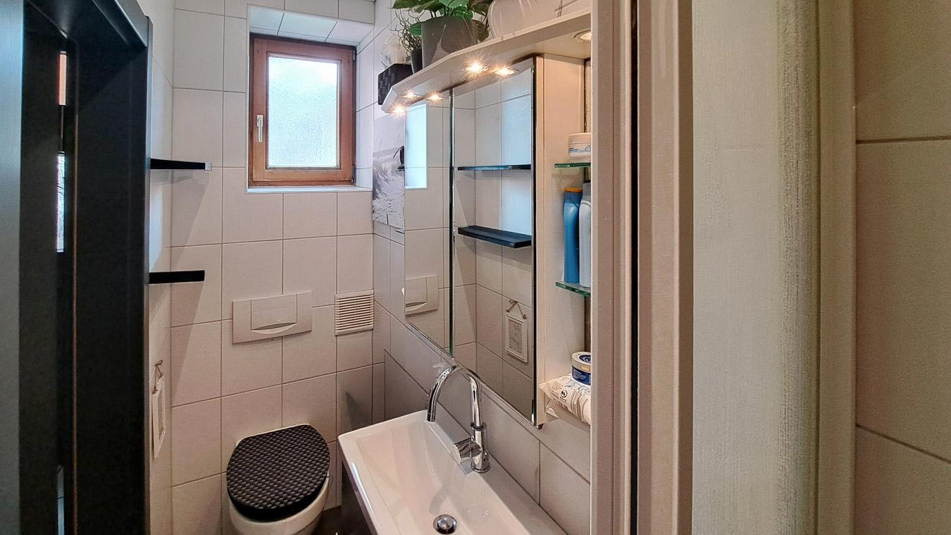 Wohnung EG hinten Bad 3