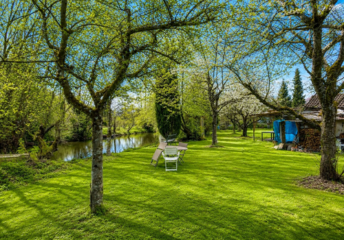 Garten mit Neckar