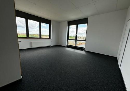 Großes Büro mit 35 qm