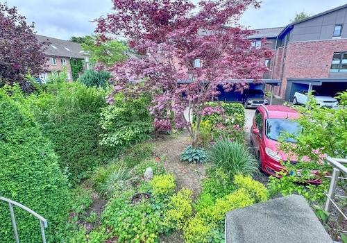 Garten mit PKW-Stellplatz