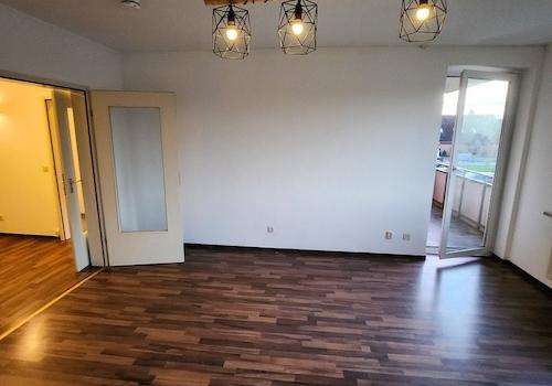 Wohnzimmer mit Blick zum Flur