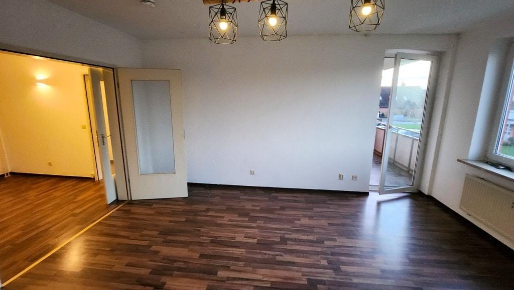 Wohnzimmer mit Blick zum Flur
