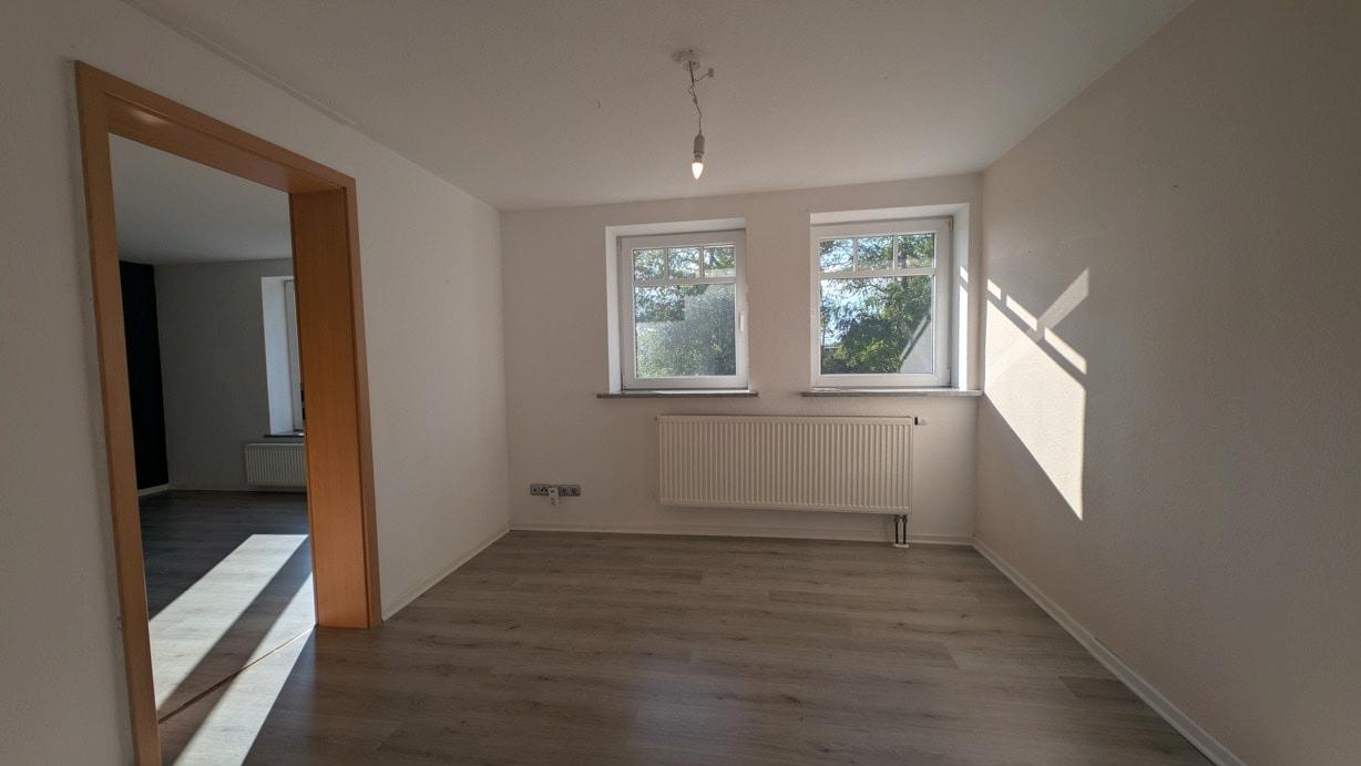 Zimmer in Wohnung 3 im DG