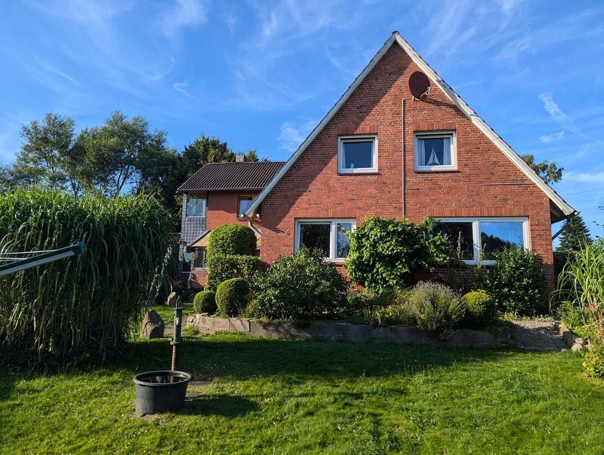 Hausansicht-Garten
