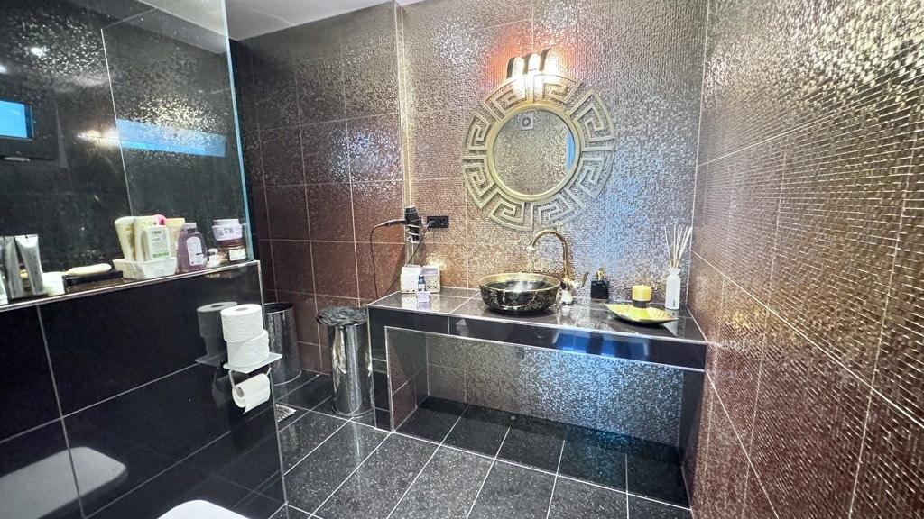 Badezimmer EG