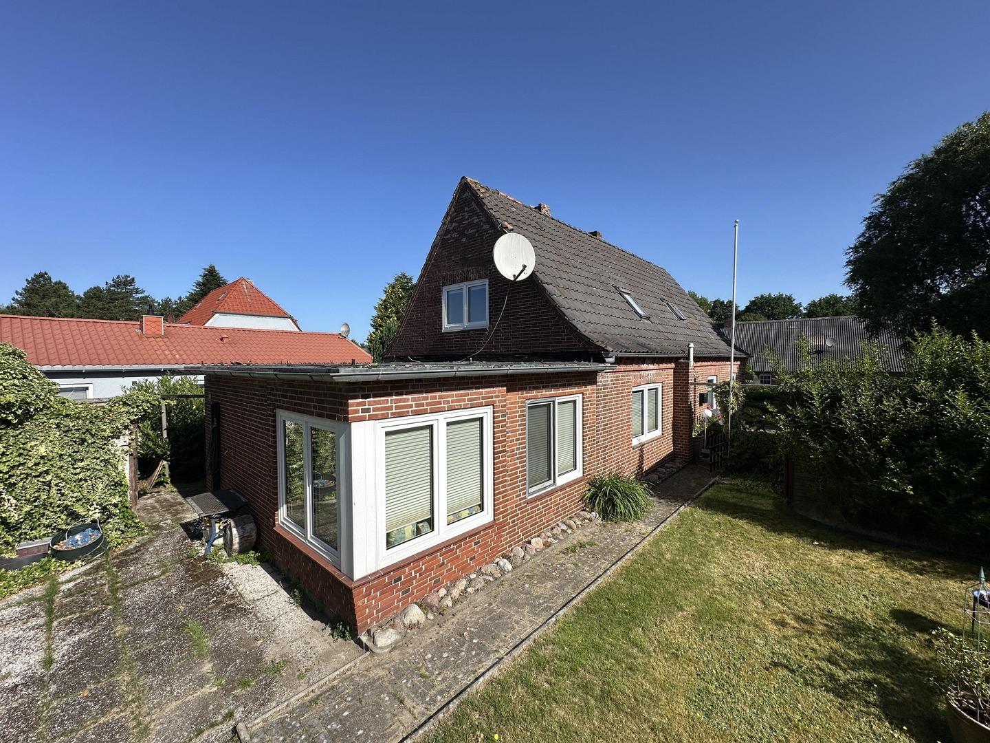 Hausansicht Garten
