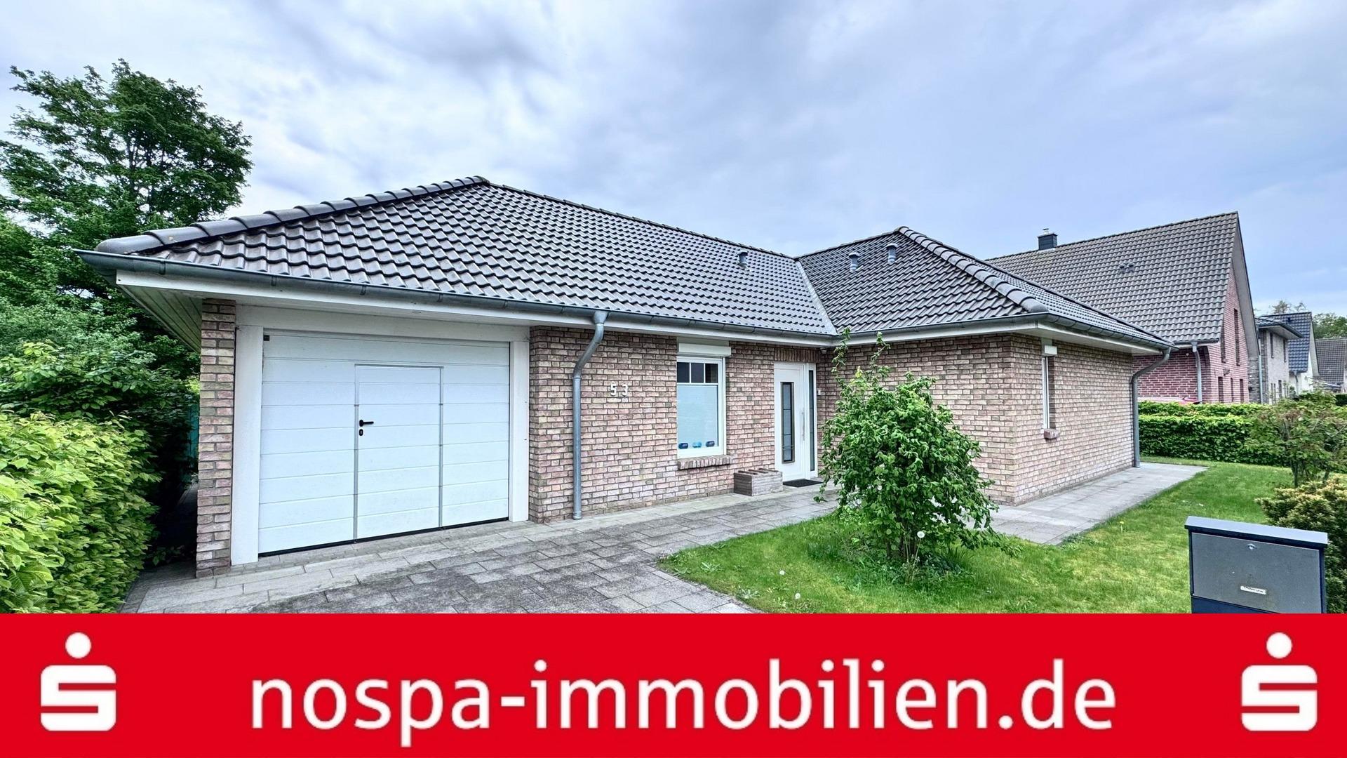 Außenansicht Garage + EIngang