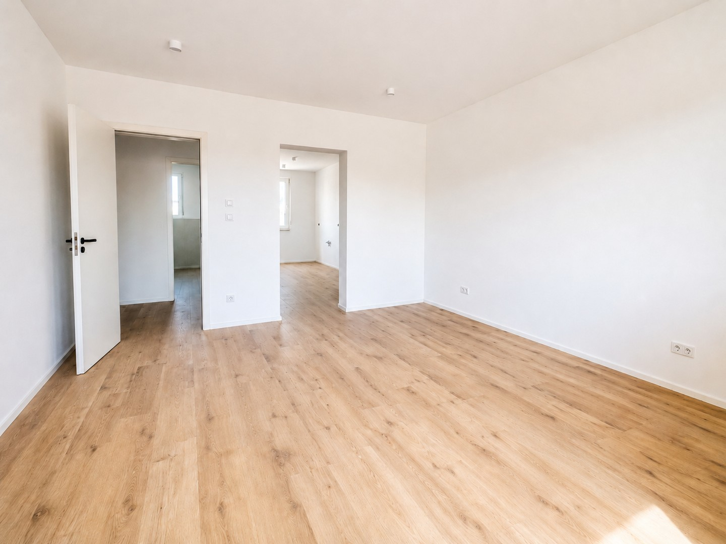Wohnzimmer mit Küchenzugang