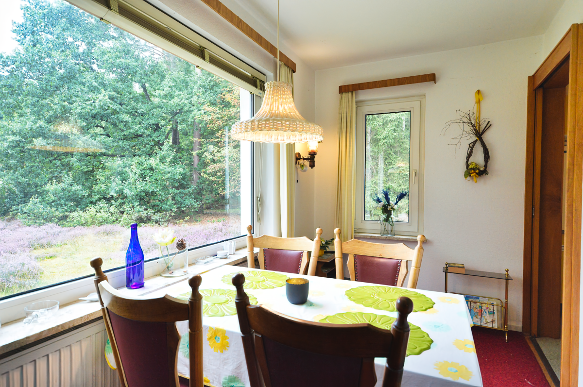 Ursprünglicher Zustand: Esszimmer mit Gartenblick