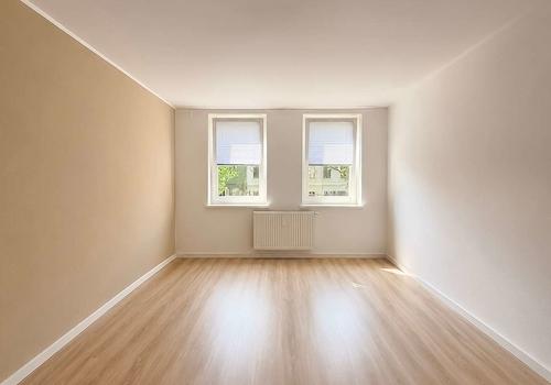 großzügiges Schlafzimmer