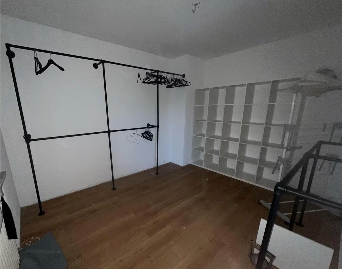 angrenzendes Ankleidezimmer