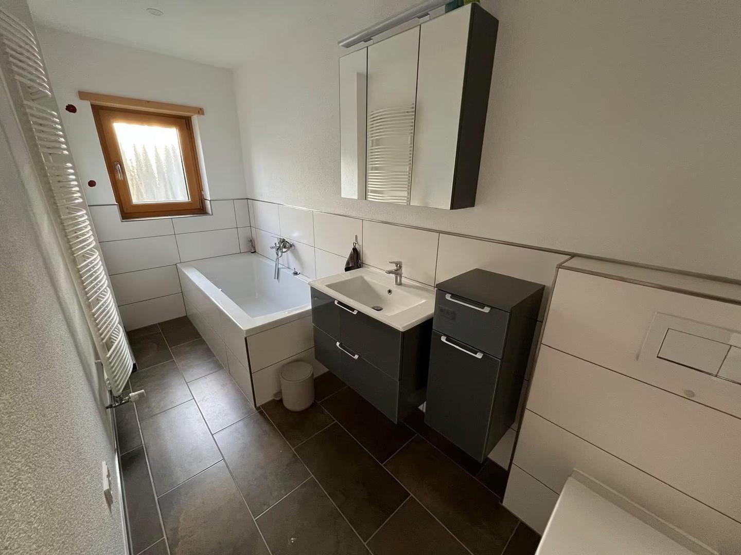 Modernes Badezimmer