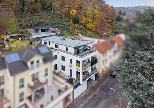 Penthouse mit Freisitz am Hang und Neckarblick