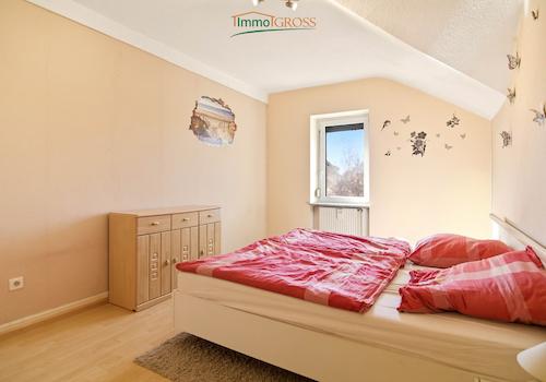 OG - Kinder- oder Arbeitszimmer