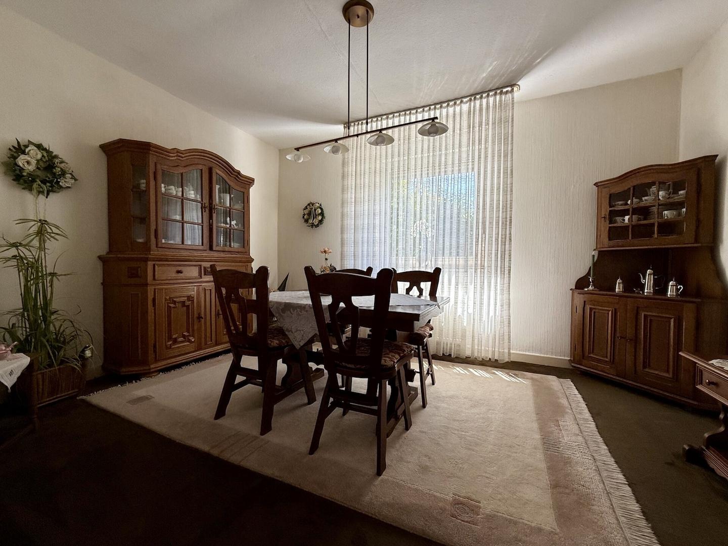 Erdgeschoss: Separates Esszimmer