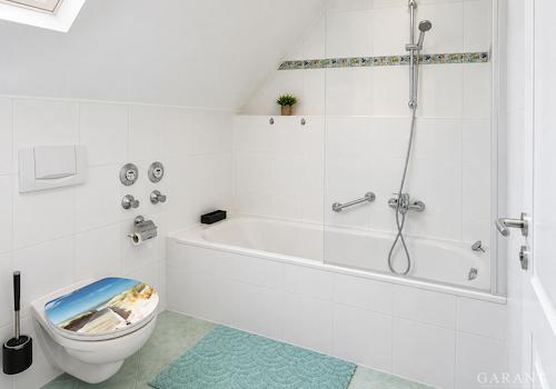Badezimmer mit Wanne