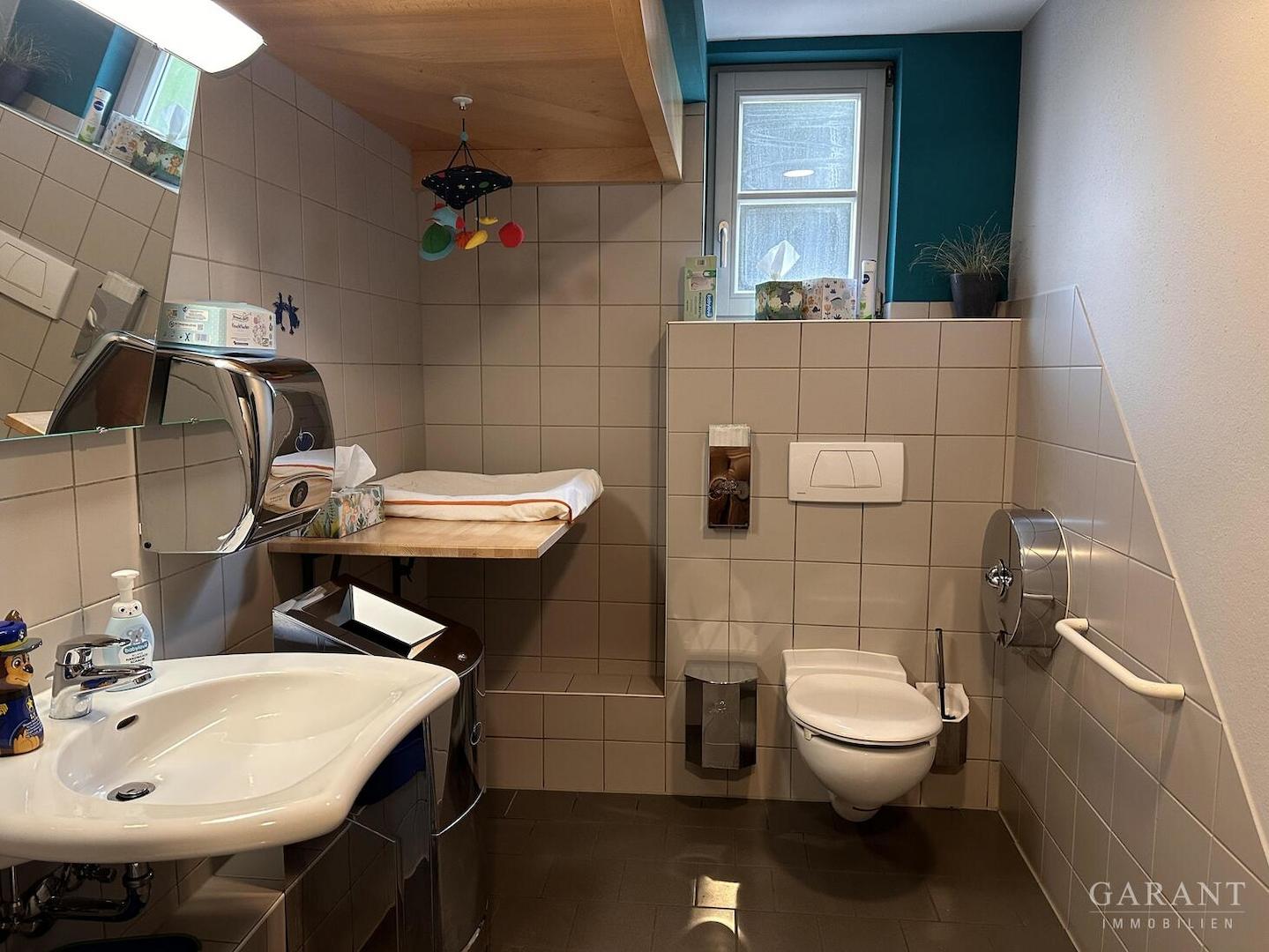 Toilette Krone behindertengerecht