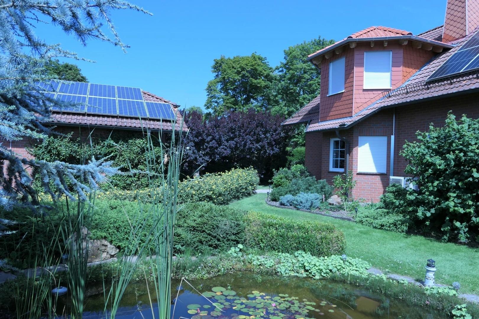Hausansicht vom Garten