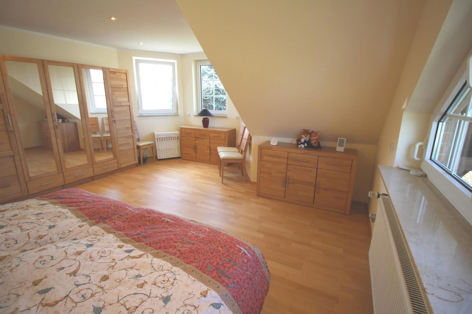 Schlafzimmer OG