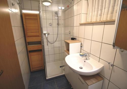 Duschbad KG