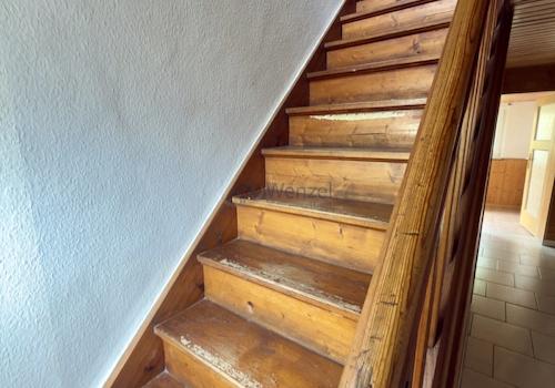 Treppenaufgang ins Obergeschoss