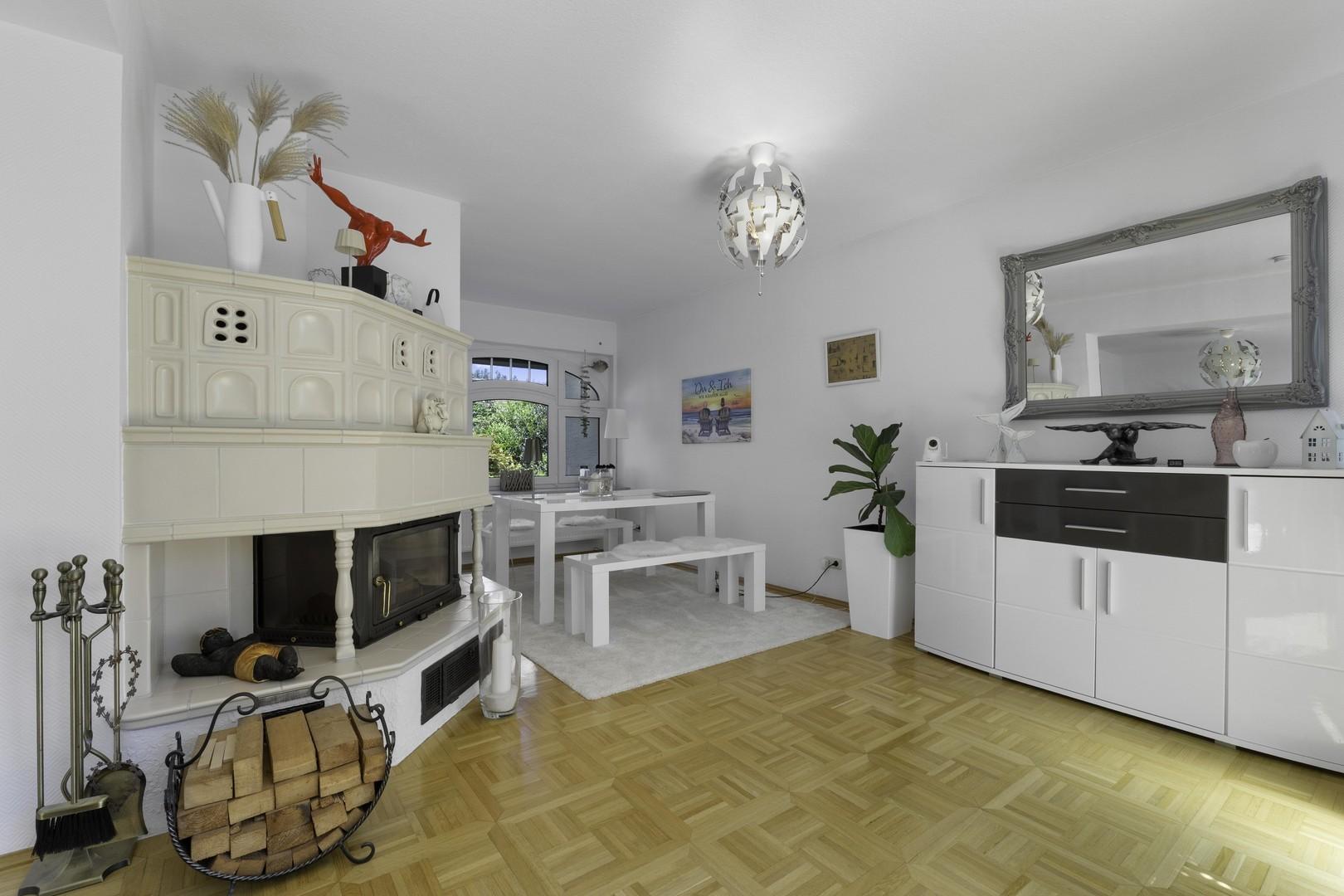 Kamin u. Essecke