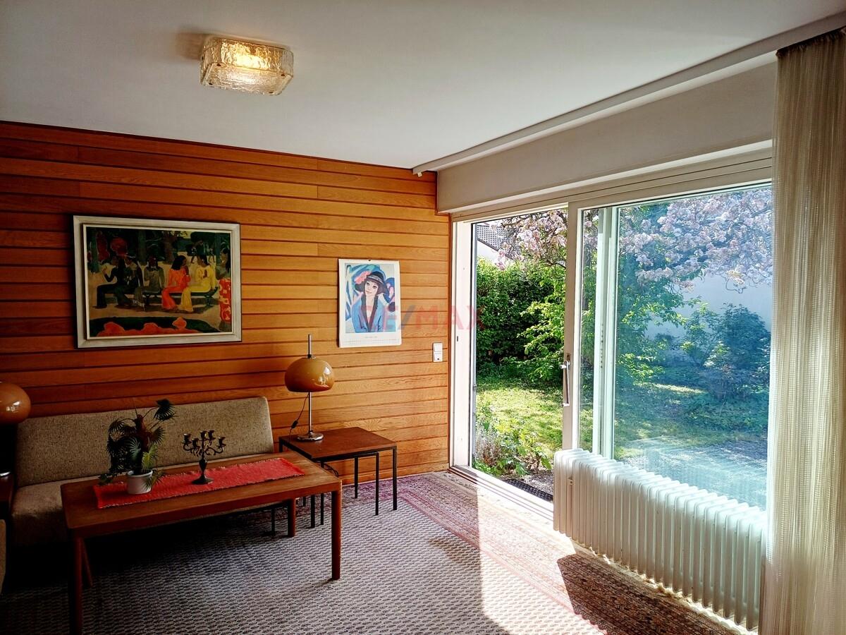 Wohnzimmer m. Terrassenzugang