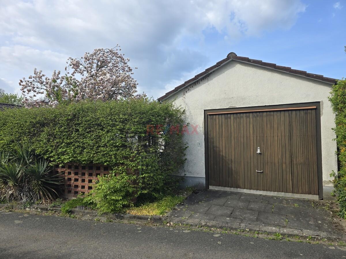 Garage von Straßenseite