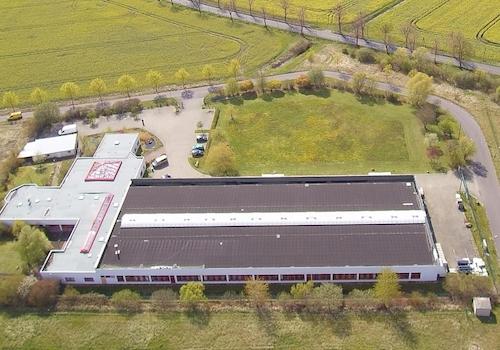 Produktions- und Lagerhalle