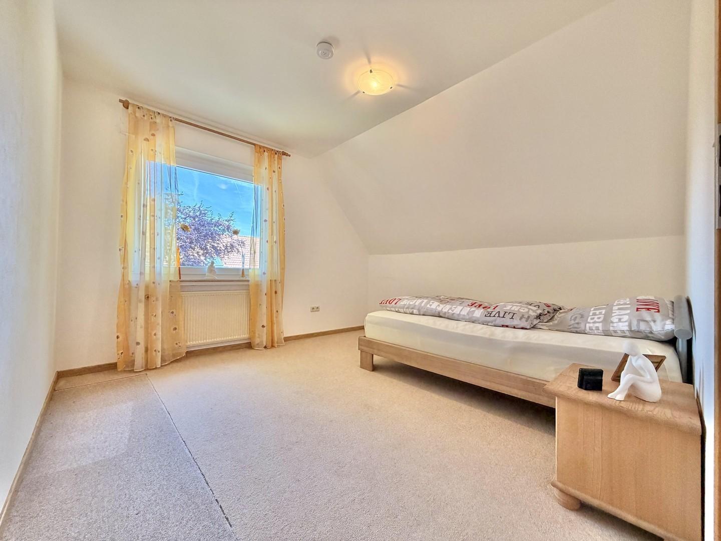 Schlafzimmer 4 /5