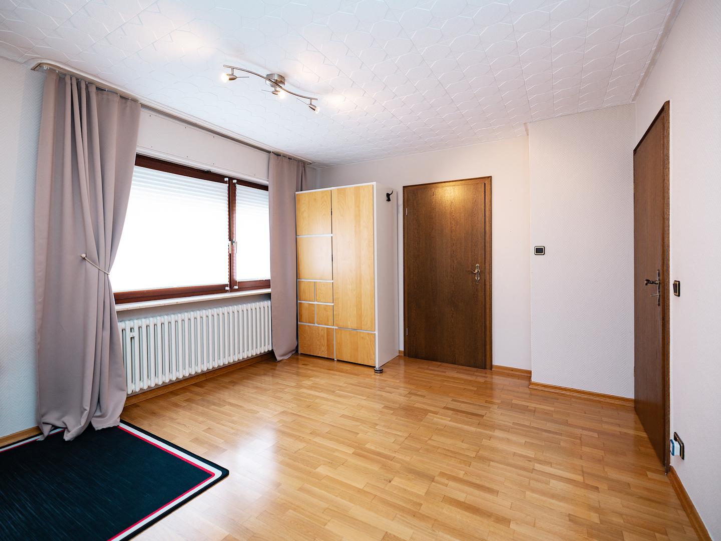 Büro EG