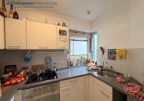 Küche mit Einbauküche
